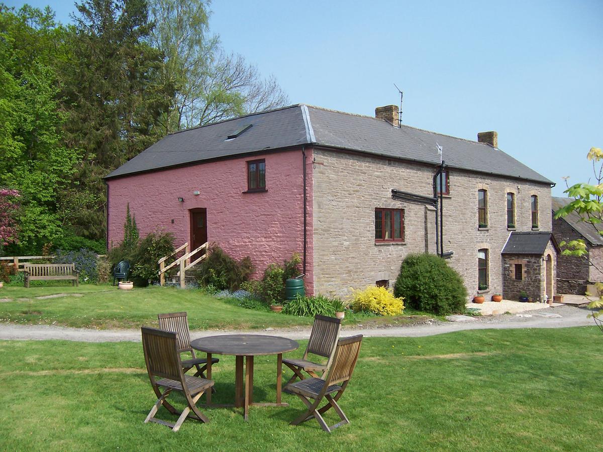 Bed and Breakfast Brynderwen Llangorse Zewnętrze zdjęcie