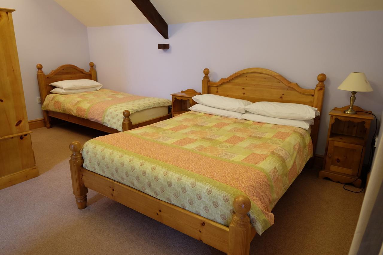 Bed and Breakfast Brynderwen Llangorse Zewnętrze zdjęcie